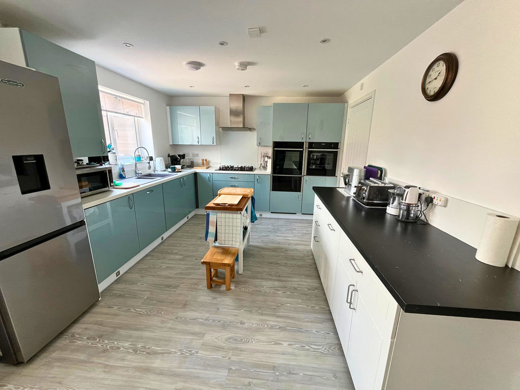 8 Bullrush Close